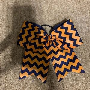 Hair bow with hair tie